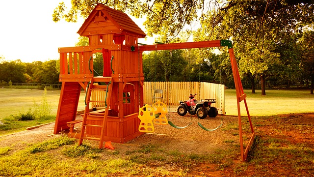 Playground naturepost (CC0 Public Domain via Pixabay)