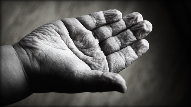 Wrinkled hand IsaacFryxelius